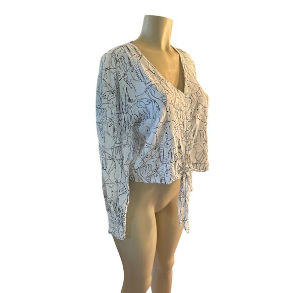 Women XS Koaj Long Slv Cropped Tie Front Elephant Print White Blouse Shirt Top - Picture 1 of 7
